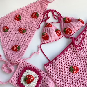 Ensemble de jupe de bikini au crochet de fraise tricoté à la main, robe en tricot dété, sac de bouteille deau au crochet, tenue de festival Boho, bandeaux de tête de vêtements de plage au crochet image 7