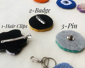 ハンドメイドのタフテッドキーホルダー、刺繍入りイニシャルラグ