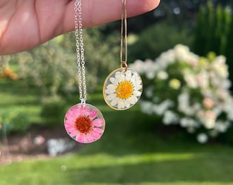 Ronde madeliefje hanger, echte gedroogde en geperste madeliefjebloem van hars