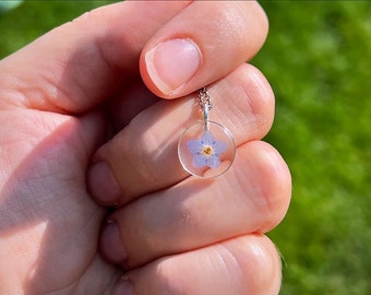 Forget Me Not round pendant necklace, real dried & pressed Forget Me Not flower in resin