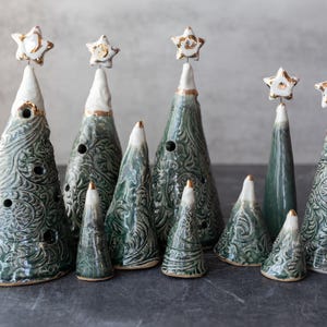 Handgemaakte keramische kerstboom: 22k gouden detaildecor
