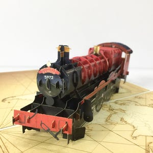 Carte de voeux 3D Wizard Train à vapeur, Fabriqué à la main, carte pop-up 3D écologique train rouge vintage, voeux de Noël, cadeaux de moins de 20 ans