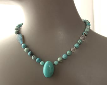 Necklace 'All in Blue', gem. Opal mit einem Anhänger aus Türkis, 41cm