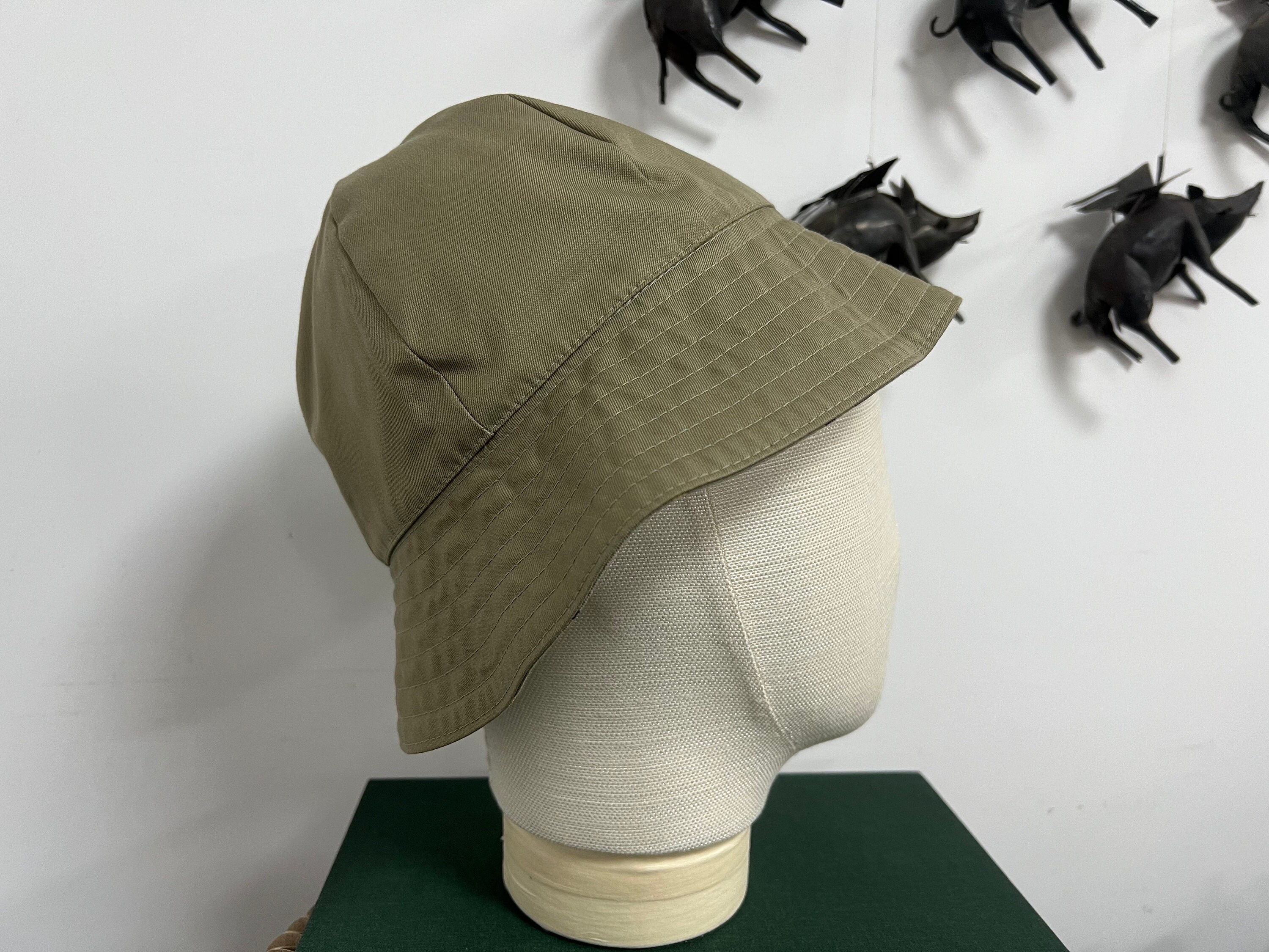 Vintage Burberry Nova Check 2 Side Reversible Bucket Hat  display picture 2