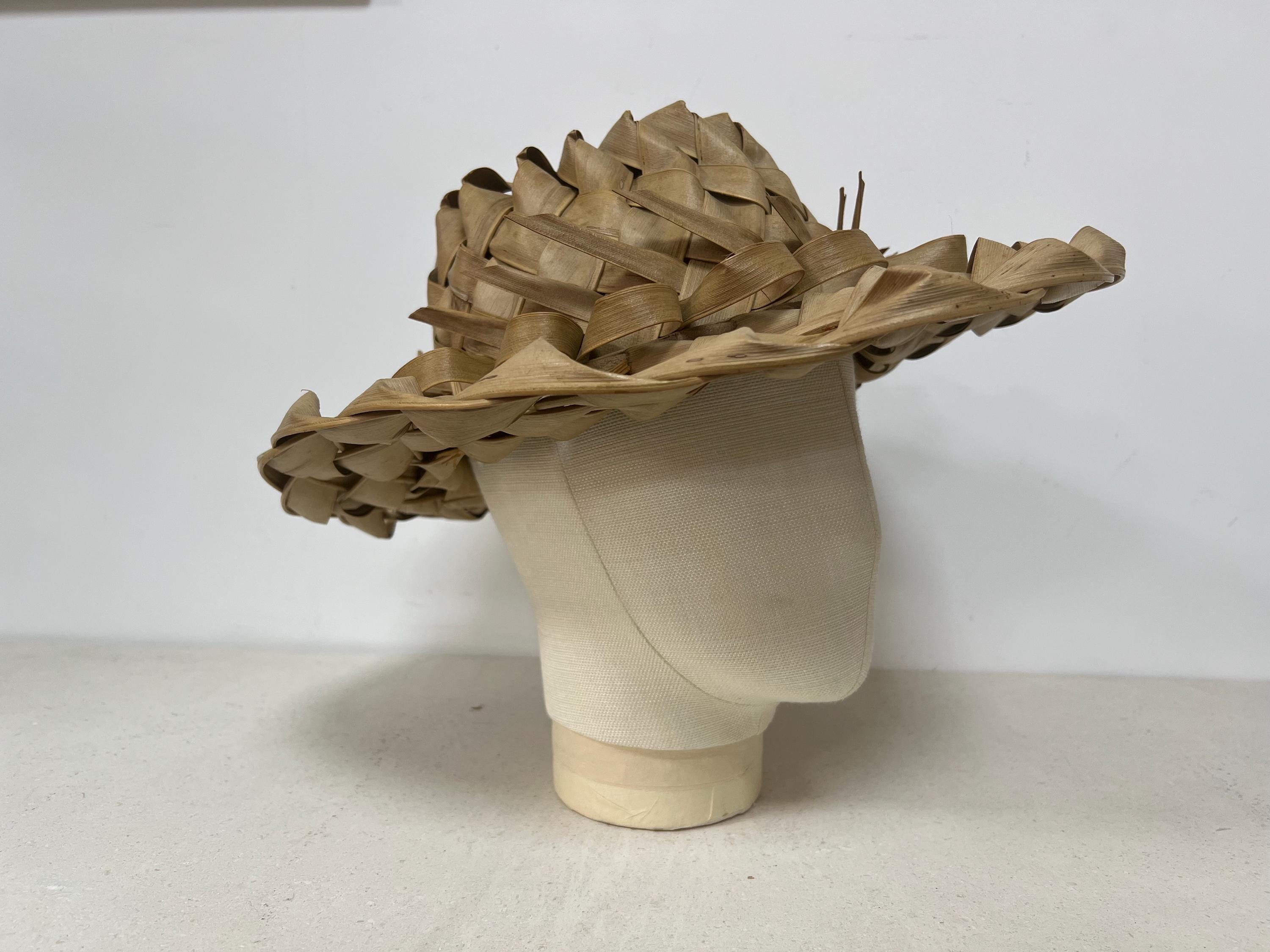 Vintage Handmade Palm Leaf Fronds Brimmed Sun Hat, Vintage  display picture 3