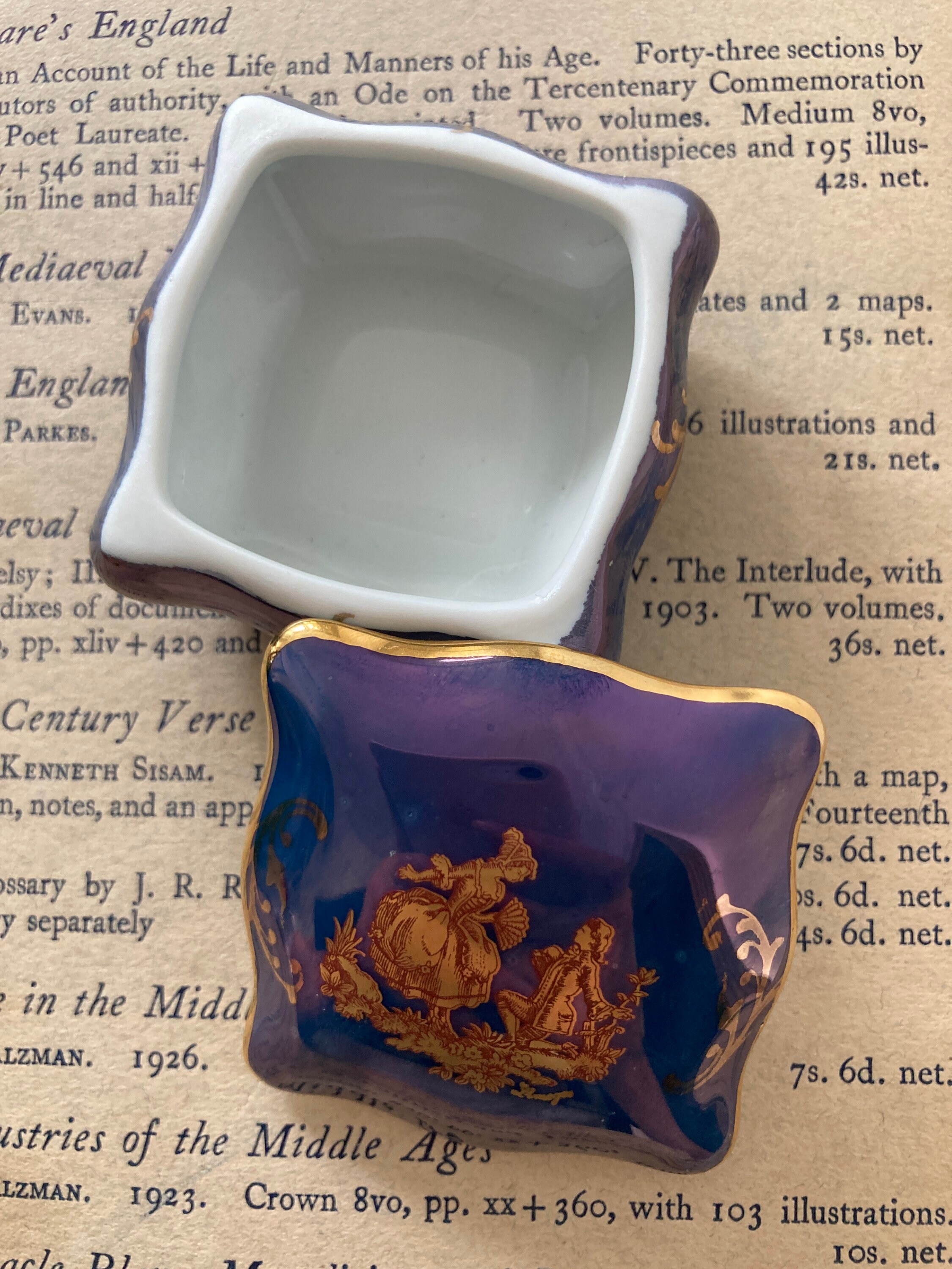 ジュエリーケース ボックス LIMOGES FRANCE フランス リモージュ製 ヴィンテージリモージュ磁器小物入れ、磁器ジュエリーボックス