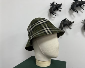 COPY - Burberry Vintage reversible bucket hat Burberry | Accessories | Burberry Reversible Bucket Hat  main image 4
