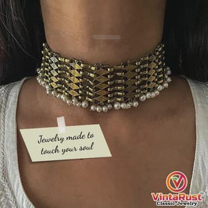 ブルーストーンビーズチョーカー：アフガニスタンのクチ族のネックレス