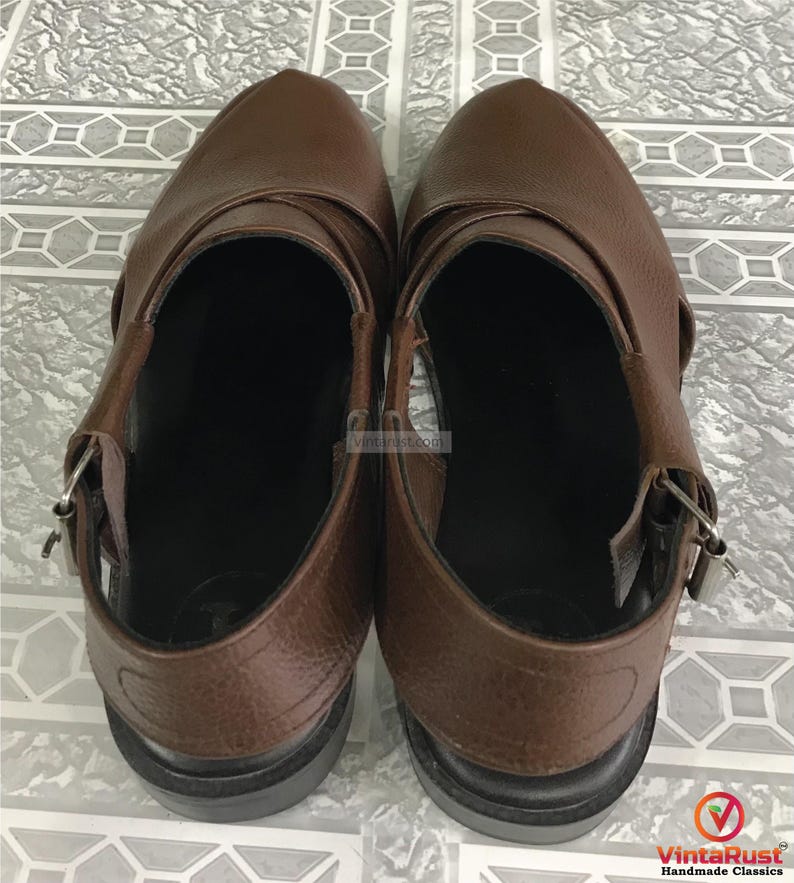 Handmade Shiny Brown Leather Peshawari Chappal: Traditional Men's Sandals image 4
