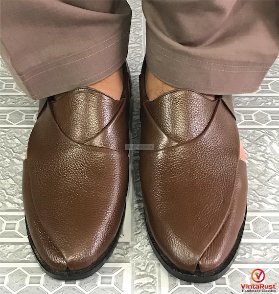 Handmade Shiny Brown Leather Peshawari Chappal: Traditional Men's Sandals