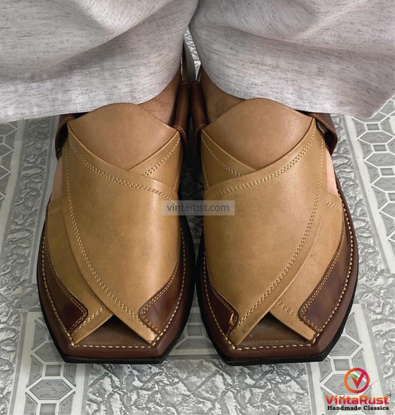 Handcrafted Two-tone Leather Peshawari Chappal - Traditional  display picture 2