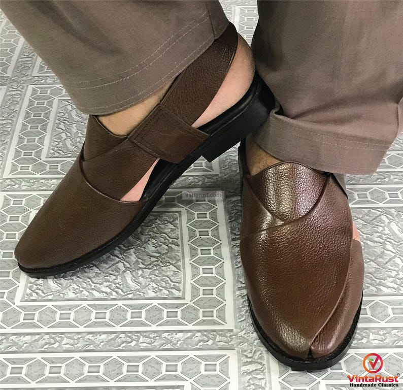 Handmade Shiny Brown Leather Peshawari Chappal: Traditional Men's Sandals image 3