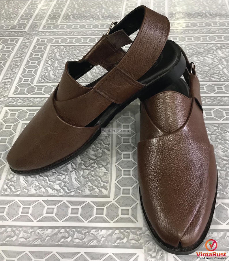 Handmade Shiny Brown Leather Peshawari Chappal: Traditional Men's Sandals image 5