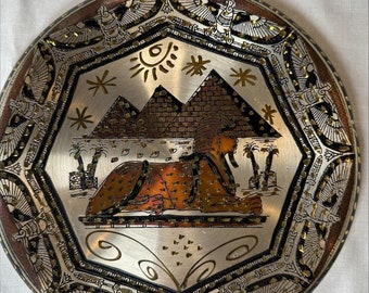 Handmade Egyptian Ancient Pyramids Sphinx Plate Hanging on the Wall, Made in Egypt