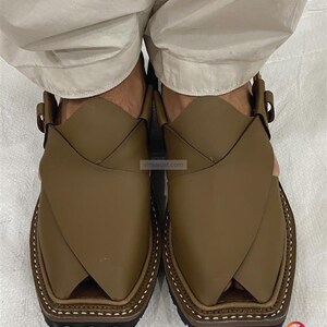 Olive Green Handmade Peshawari Chappal for Men: Leather Classic Ethnic Shoes Regal Olive Green Peshawari Chappal DA05 – Puropelle main image 4