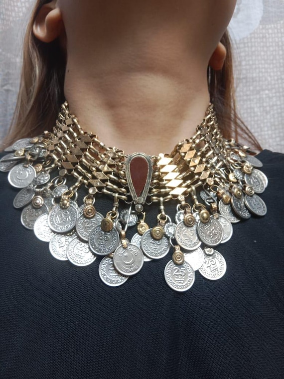 Collier ras du cou turkmène Kuchi multicolore 345 g, 11 x 5