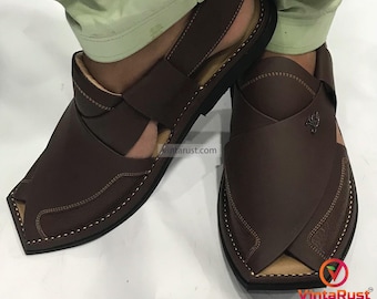 Dunkelbraune Leder Peschawori Chappal: Handgefertigte Herren Tribal Sandalen