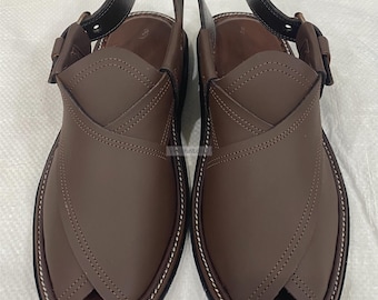 Bequeme braune Leder Peschaari Sandalen: Handgefertigte klassische Herrenschuhe