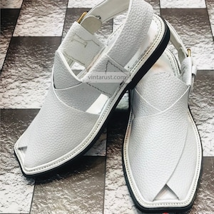 Ręcznie robiony skórzany Peshawari Chappal: biały sandał Kaptaan