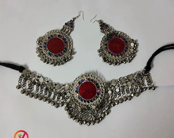 Conjunto de brincos e adereços de cabeça vintage afegãos Kuchi: Tribal Matha Patti Jewelry