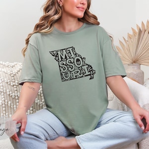Missouri T-shirt, Missouri Souvenir, Missouri Gift, Gift From Missouri, 50 States, State T-shirts, Unisex Adult T-shirts, Missouri Trip