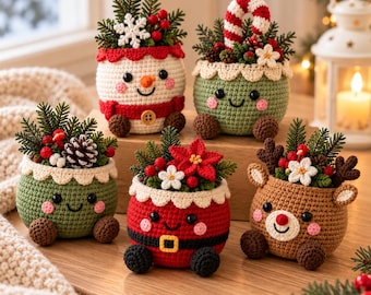 Crochet Christmas Plant Pot, Handmade Santa Snowman Holiday Planter, Christmas Amigurumi Desk Decor, Festive Crochet Christmas Gift