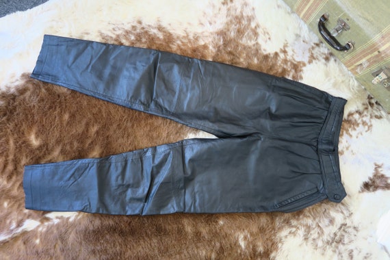 Vintage 1980s 1990s Black Leather High Waisted Ta… - image 5
