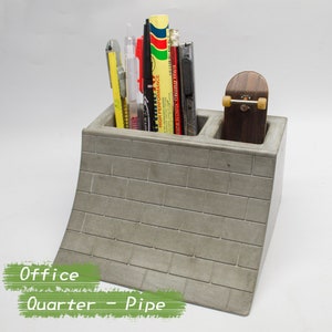 Fingerboard Ramp: Office Quarter Pipe