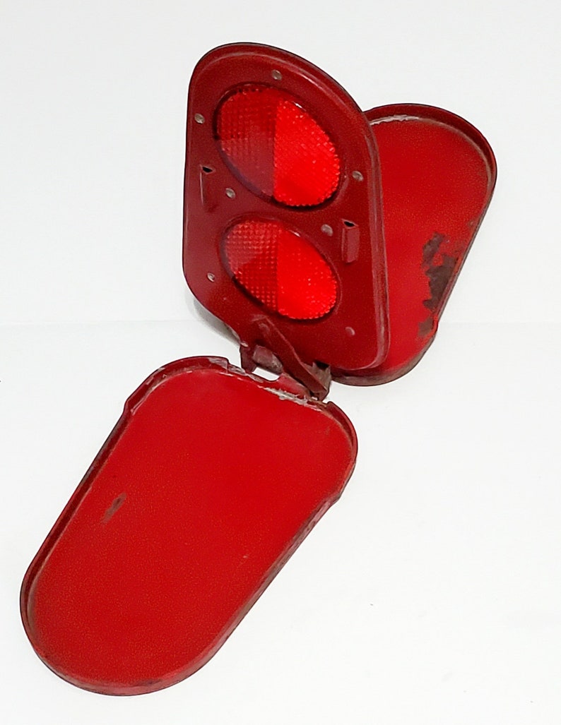 Vintage Red Emergency Roadside Hazard Microflare Signal Light