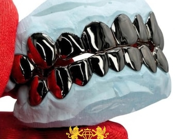 Maßgefertigte Grillz aus massivem Gold, hochglanzpolierte Zahnkappen, Mundschmuck mit schneller Anfertigung