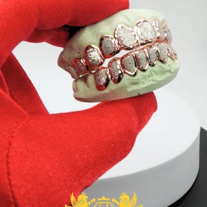 Show your love for hip hop with our custom-made, stylish grillz