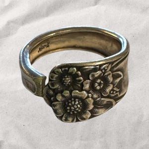 Vintage Spoon Ring - Silver Plated - Size 14 - Chunky Ring Large Size Floral Design Nice Patina