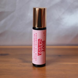 Rodillo esencial con infusión de cristal para el chakra raíz / cargado de reiki / mezcla de aceites esenciales / rodillo de aromaterapia