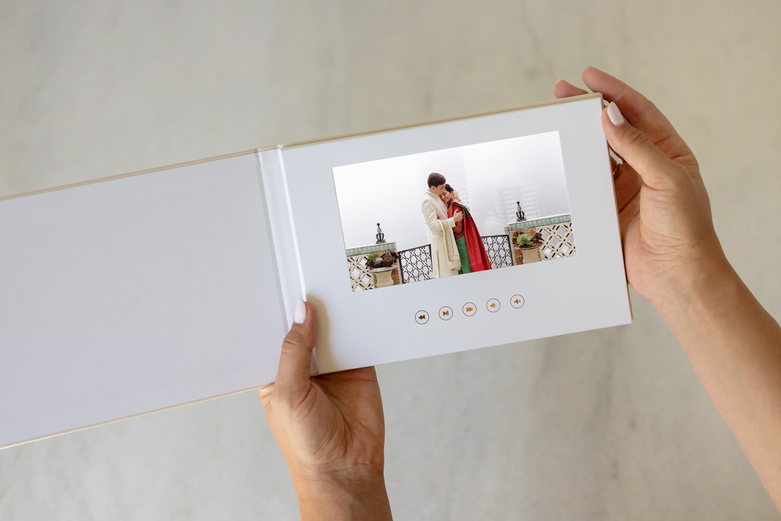 Album Video Digitale Da 7 Pollici Con 128 GB – Biglietto Personalizzato HD Per Matrimoni, Compleanni E Pensionamenti