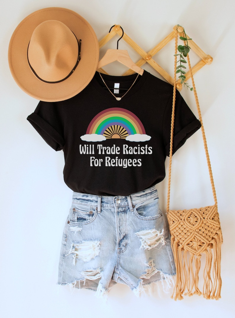 Camiseta "Intercambiaré racistas por refugiados", camiseta de derechos de los inmigrantes, camiseta de derechos humanos, regalo progresista, ningún ser humano es ilegal, camiseta de justicia social Black
