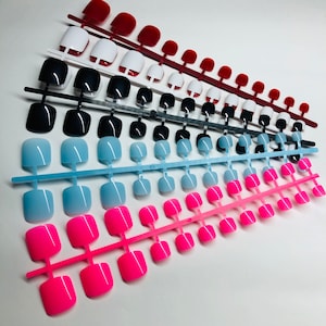 Press on TOENAILS - Pack of 5| Reusable Nails | Long Nails | Gifts for Her| | Rhinestones | Makartt | DnD | Glue on Nails