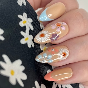 Press on nails Pastel nails Flowers Spring nails Glue on nails Stick on nails False nails Hand painted image 1