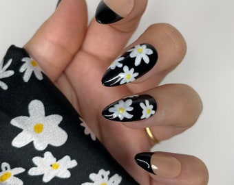 Press on nails | Black nails | Flowers | Floral nails |  Glue on nails | Stick on nails | False nails | Hand painted