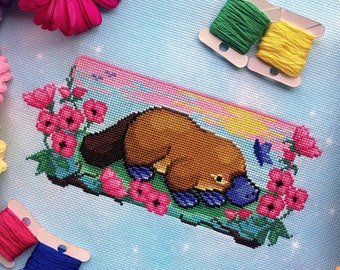 Ornithorynque dans un champ de fleurs - modèle de point de croix ornithorynque - animal adorable - nature - modèle de point de croix monotrème PDF