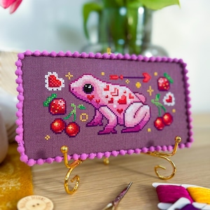 毒ハートのカエルのクロスステッチ - バレンタインデーのカエル - イチゴとチェリー - ラブカエル - かわいい小さな初心者向けクロスステッチパターン PDF
