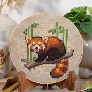 レッサーパンダのクロスステッチパターン - 竹の仲間 - かわいい動物 - 小さなクロスステッチ - 枝と葉 - 自然のクロスステッチパターン PDF