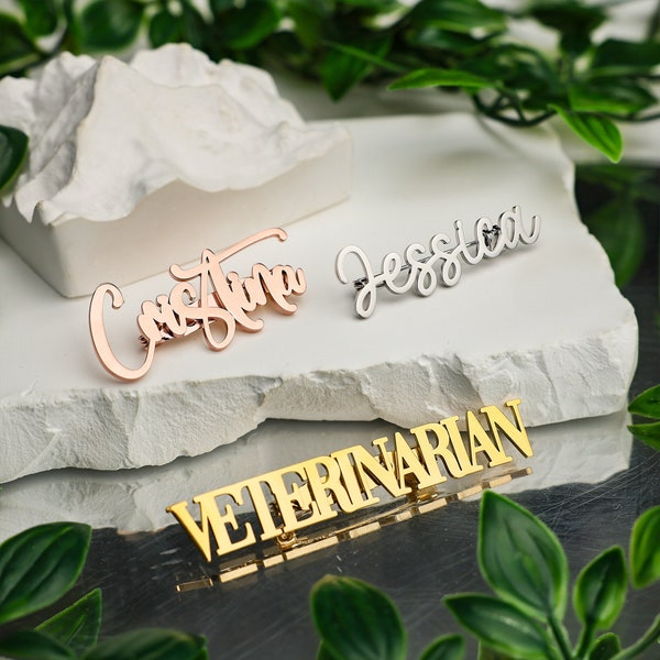 Gepersonaliseerde broche, aangepaste naamplaatjes, initialen broche, monogram jurk broche, naam revers speld, verjaardagscadeau voor haar, Moederdagcadeaus