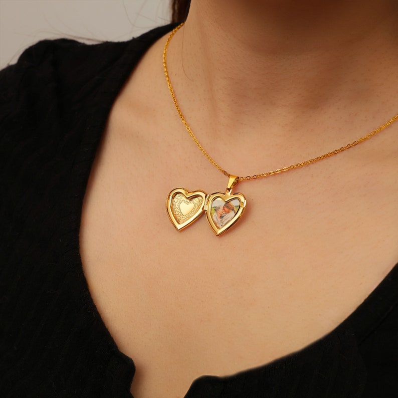 Collier médaillon nom personnalisé, collier médaillon coeur gravé personnalisé, collier médaillon avec photo, cadeau pour maman, cadeau d'anniversaire pour elle image 8