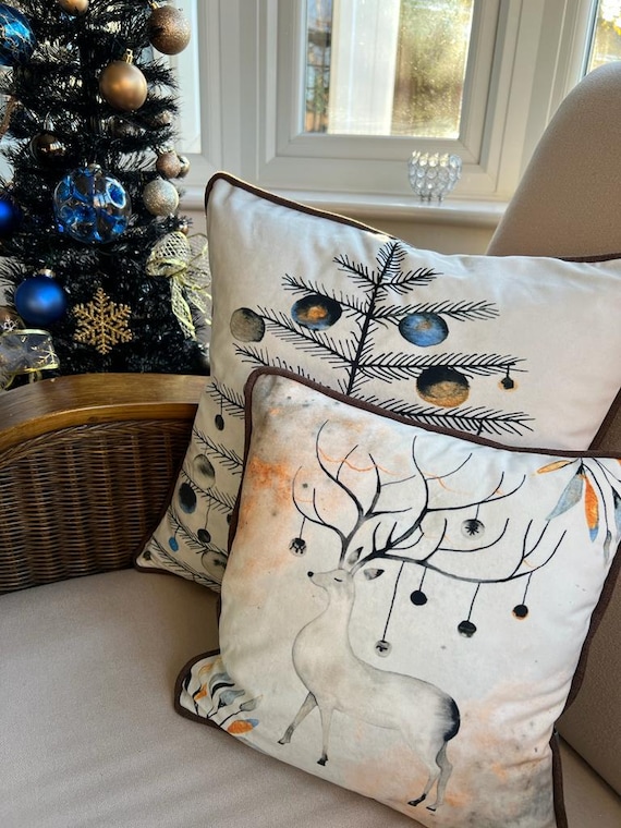 Weihnachts-Velour-Kissen: Hergestellt in Großbritannien, festliches Wohndekor (43 x 43 cm)