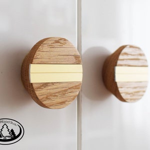Runde Holzgriffe mit einzelnem Golddekor, Schubladenknöpfe aus Holz, Kreisgriff aus Eiche, Kleiderschrankgriffe, minimalistische Holzgriffe, Schrankknöpfe