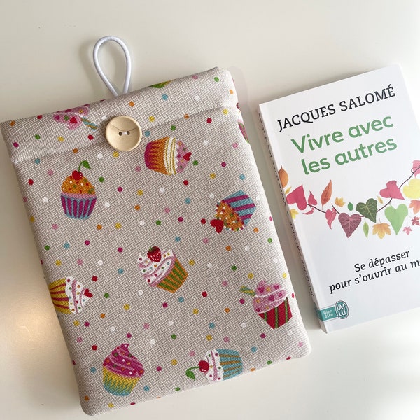 Cupcakes booksleeve/ couvre-livres, tissu coton aspect lin/ linen look, fond couleur naturel