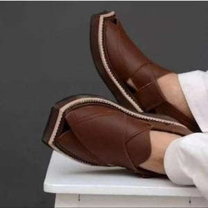 Handmade Leather Men Sandals Peshawari Charsadda Kaptaan Chappal, Black, Black