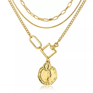 Collier multirangs superposé médaille or , collier multichaines, collier 3 rangs or, tous les colliers sur Ateliersdisa image 4