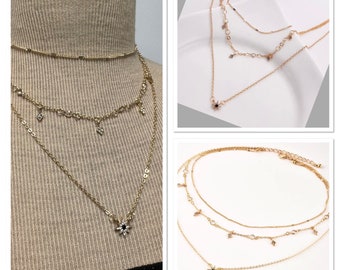 Meerstrengige sterketting met strasssteentjes - ketting met meerdere rijen sterren - boho ketting met meerdere kettingen en meer op Ateliersdisa