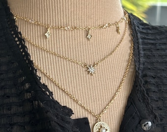 Collier multirang or étoile, collier à plusieurs rangs médaille perles, collier multirangs bohème plusieurs modèles sur Ateliersdisa